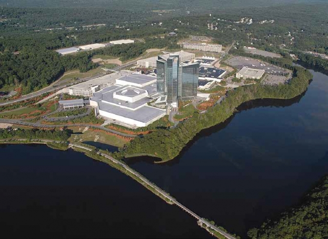 mohegan-poza-ext