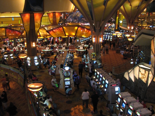 mohegan-poza-int
