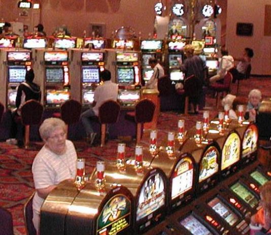 A câştigat 55 de milioane de dolari la sloturi, cazinoul e bun de plată