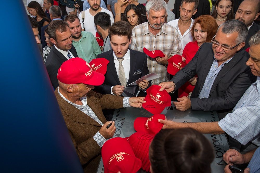 Niki Lauda - sesiune de autografe